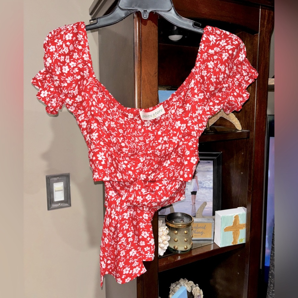 Top with wrap ties, by The Pants Store. size-small